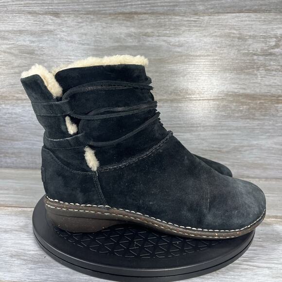 UGG Womens CASPIA Black Suede Sheepskin Wrap Laces Ankle Boots Size 9 - Picture 3 of 9